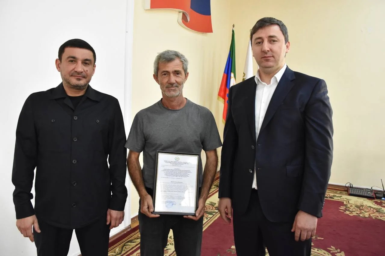 Жилищные сертификаты выдали пострадавшим от паводков в Хасавюртовском и Дербентском районах