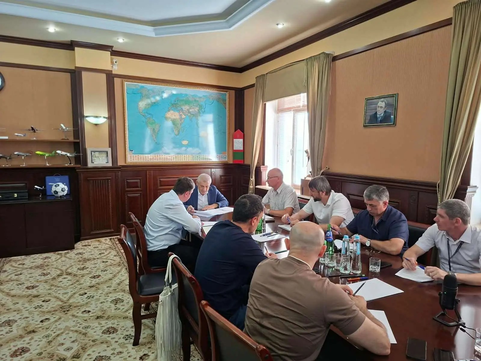 Развитие аэропорта Махачкалы обсудили в Дагестане