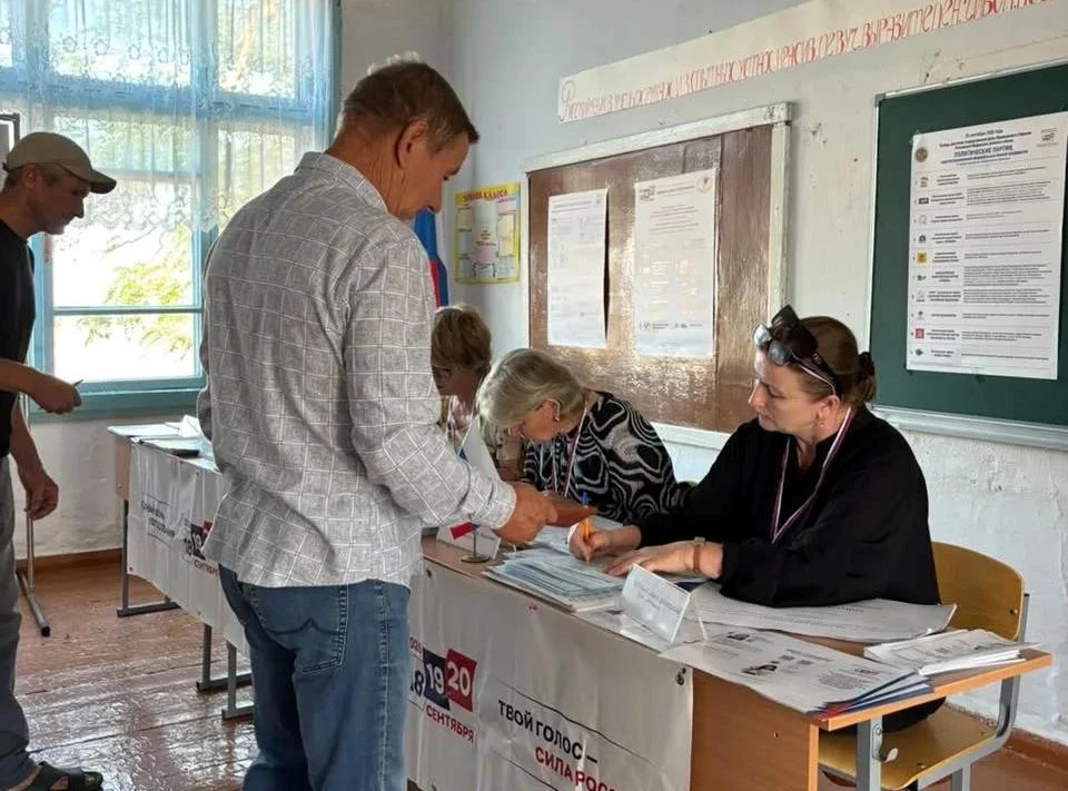 В селе Остров Чечень началось досрочное голосование