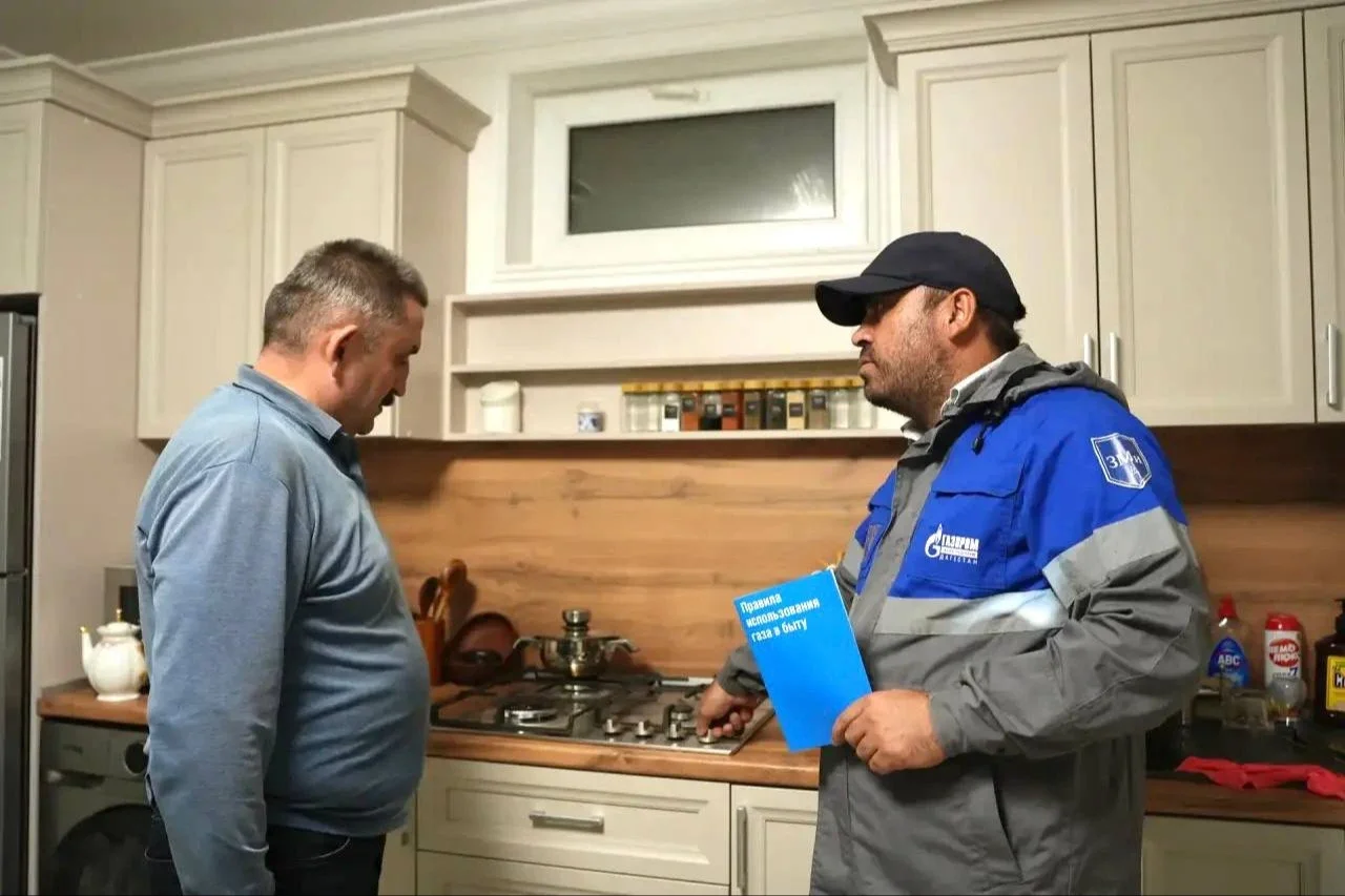 В Каспийске подключили к газу дом ветерана труда