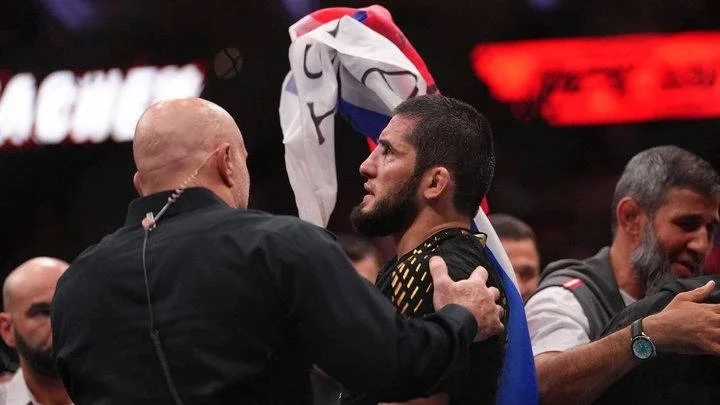Магомед Рамазанов поздравил Махачева с защитой титула UFC