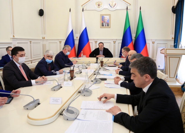 Глава Дагестана ознакомил с мерами принимаемыми в регионе для стабилизации ситуации с мусором