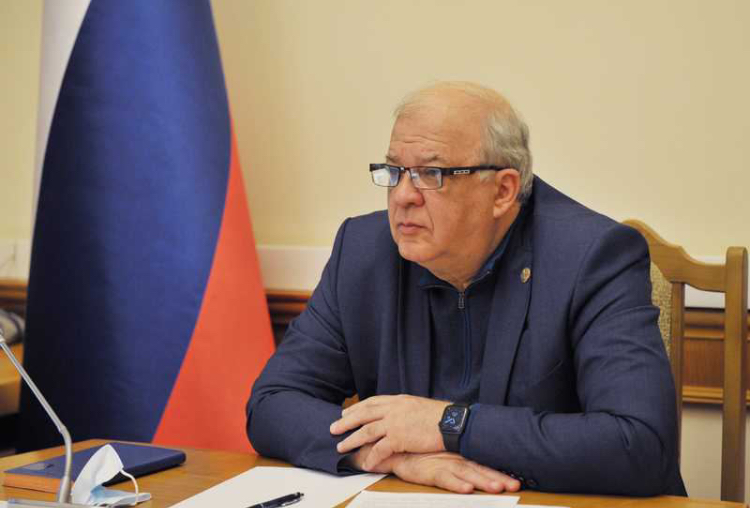 Анатолий Карибов провел совещание по вопросу о санитарно-противоэпидемической обстановке в Махачкале