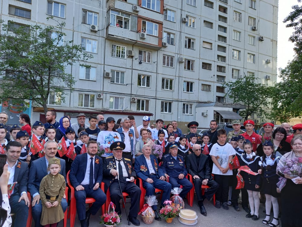 Ветеранов ВОВ Дагестана поздравили представители власти республики