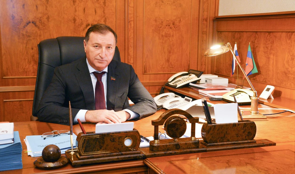Председатель Народного Собрания Республики Дагестан Аскендеров З.А. поздравил ученых  с Днем российской науки
