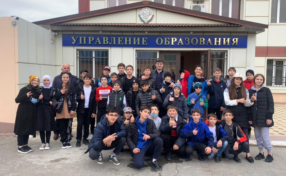 Школьники Хасавюртовского района выехали на октябрьскую смену в детский оздоровительно-образовательный центр «Солнечный берег»