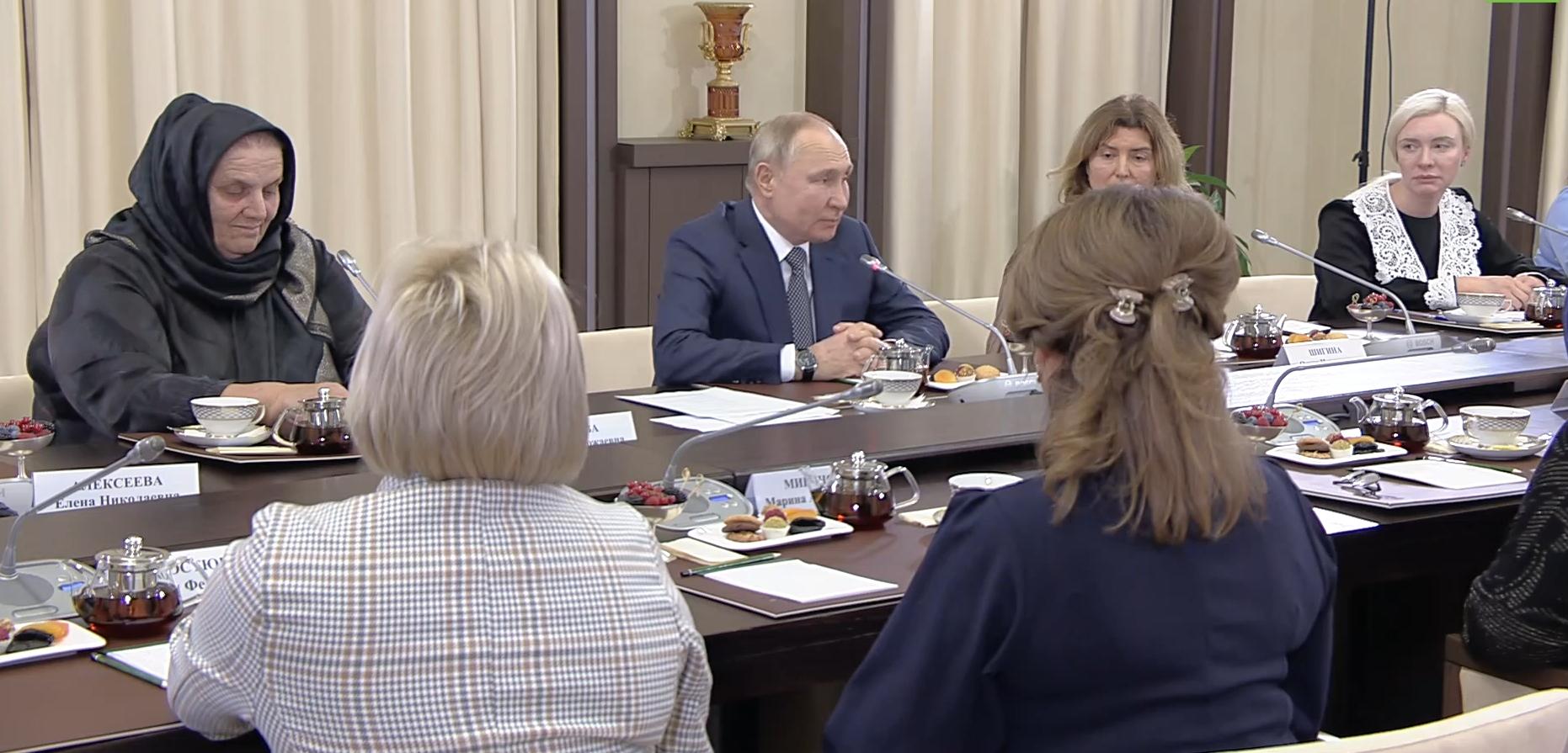 Депутат Хамзаев отметил встречу Президента РФ с матерями военнослужащих