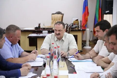 Мэр Каспийска доложил Сергею Меликову о проблемах и планах развития города
