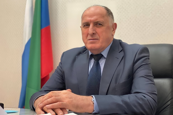 Абдулмуслим Абдулмуслимов поздравил ветеринаров Дагестана с праздником