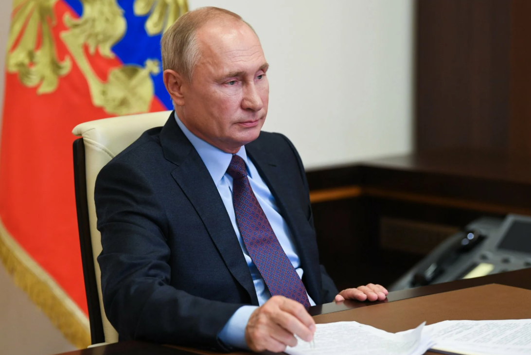 Путин разрешил регионам удлинять период нерабочих дней