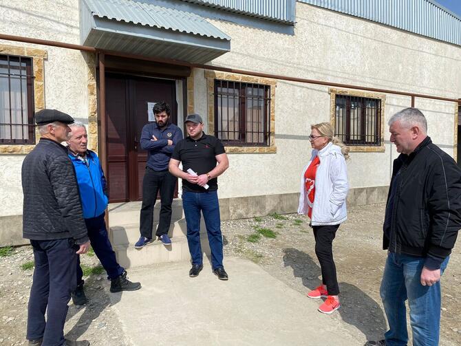 Депутат НС РД Елена Павлюченко посетила микрорайон в Кизляре по вопросам догазификации