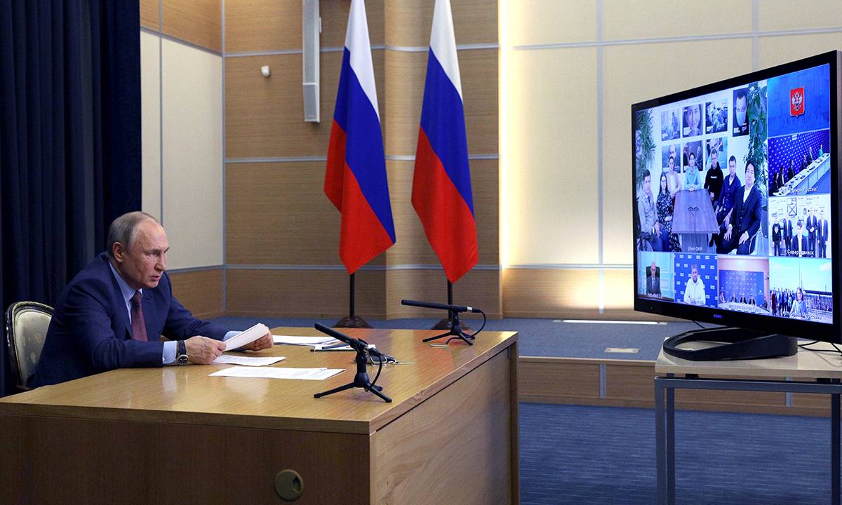 Президент встретился с победителями предварительного голосования «Единой России»