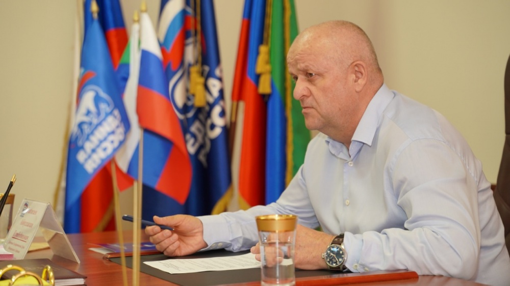 Депутат ГосДумы РФ Абдулхаким Гаджиев провел прием граждан в рамках приема партией «Единая Россия» в администрации Хасавюртовского района