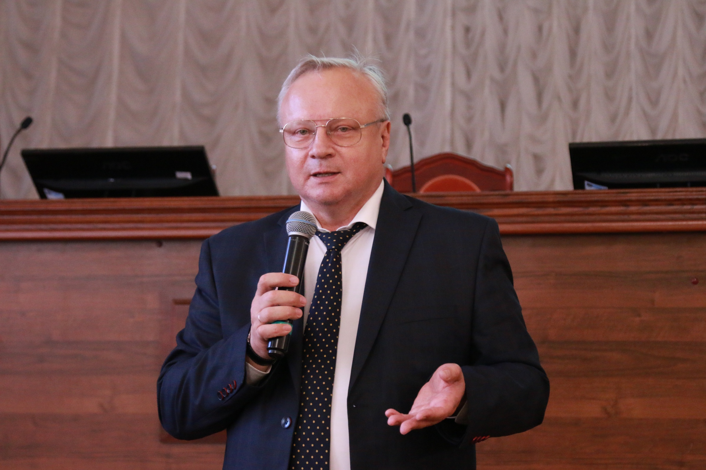 Умер ректор Ставропольского медицинского университета от осложнений после коронавируса