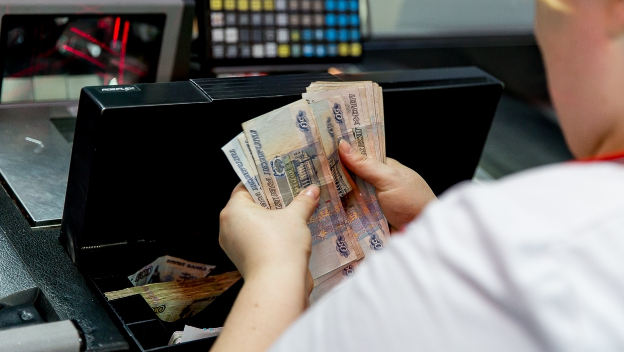 В Каспийске официантка обокрала работодательницу