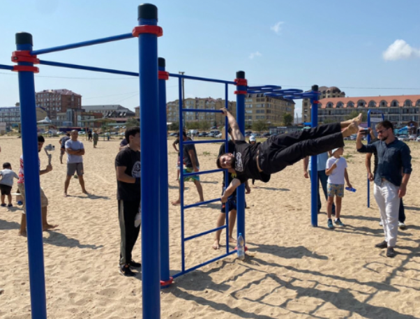 Новую спортплощадку для уличных тренировок открыли в Избербаше