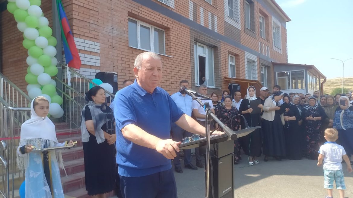 Магомед-Султан Магомедов поздравил детей и родителей с открытием нового сада в Карабудахкентском районе