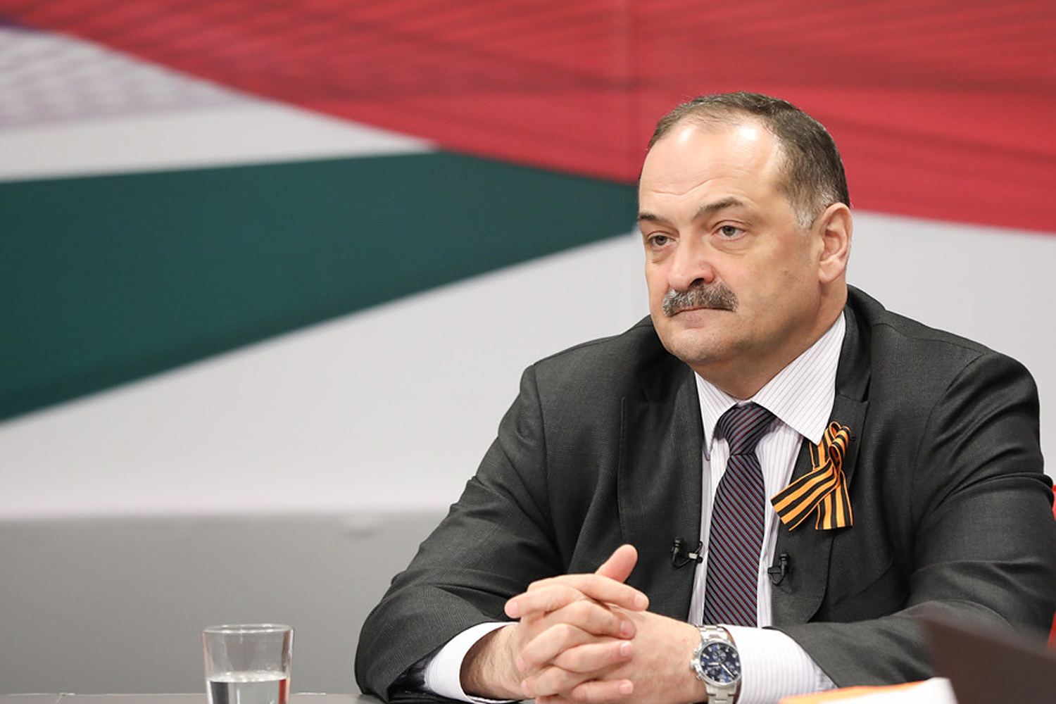 Глава Дагестана Сергей Меликов поздравил с Днем защитника Отечества