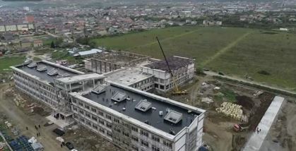 Сергей Меликов осмотрел в Дербенте школу на 804 ученических места