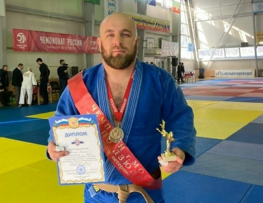 Карабудахкентский спортсмен Нариман Гамидов обратился к жителям района с призывом пройти вакцинацию от «Ковид»