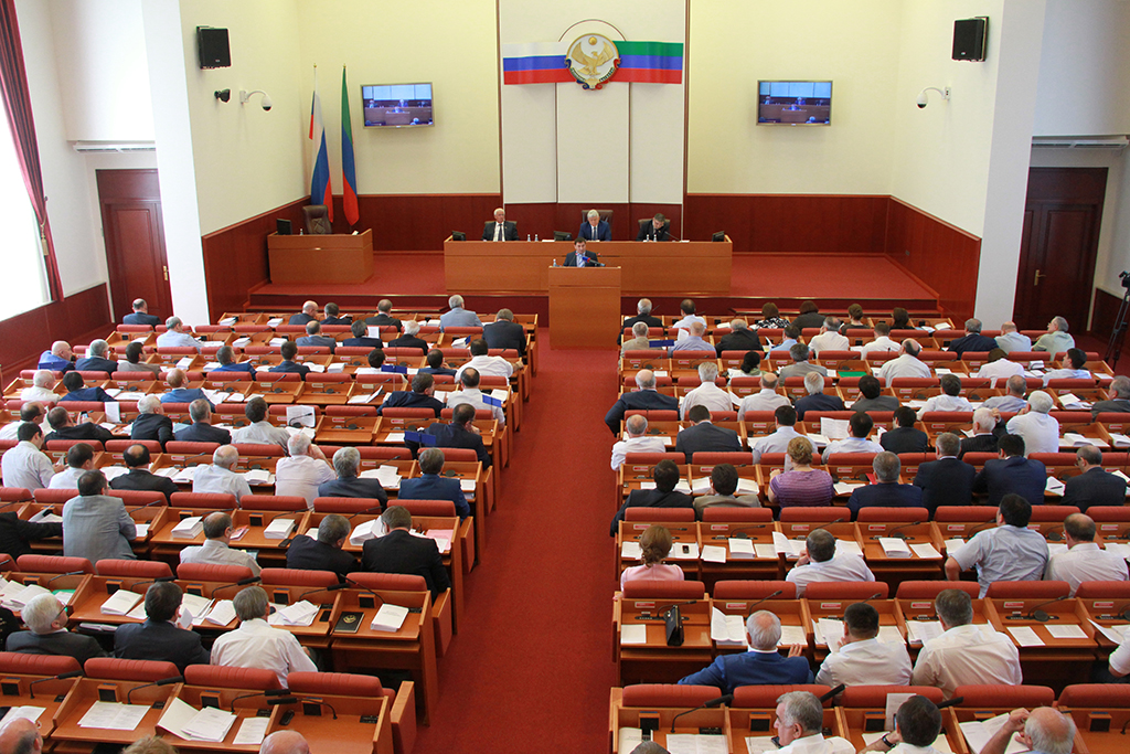 В Дагестане стартовала вторая сессия НС РД