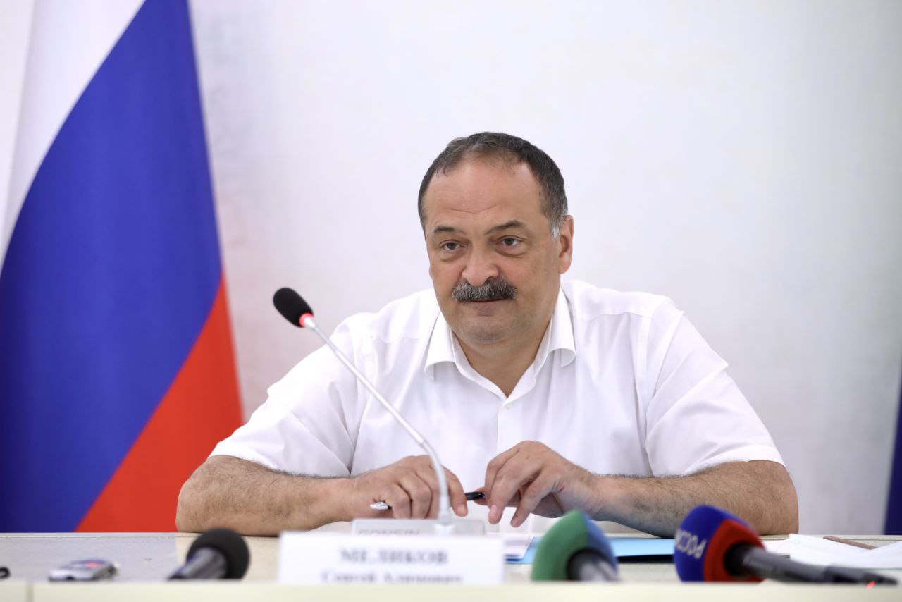 Меликов провел встречу с представителями предпринимательского сообщества Дагестана