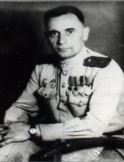 Абдулхаким Исмаилов. Он водрузил знамя Победы