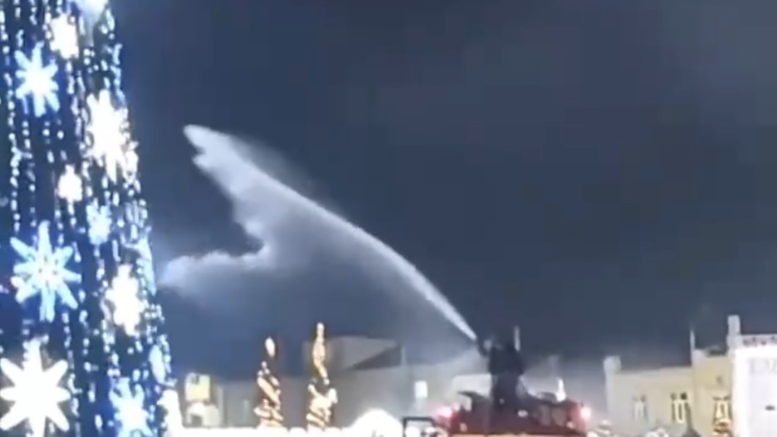 В Дербенте загорелась главная новогодняя елка