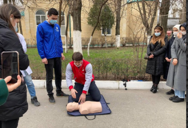 В Дагестане волонтеры-медики провели акцию ко Всемирному дню пациента