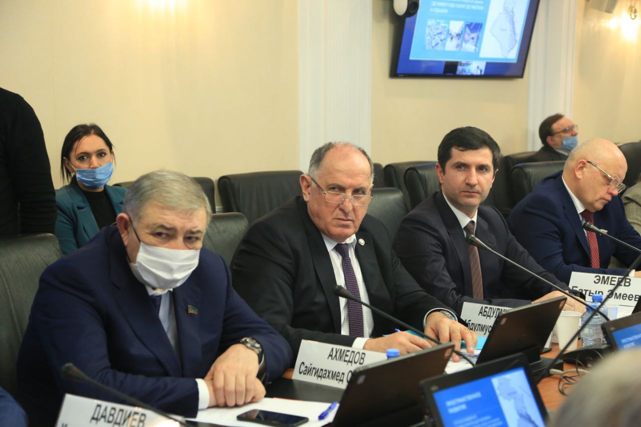 Абдулмуслим Абдулмуслимов рассказал в Совете Федерации Федерального Собрания РФ о проблемах канала им. Октябрьской революции