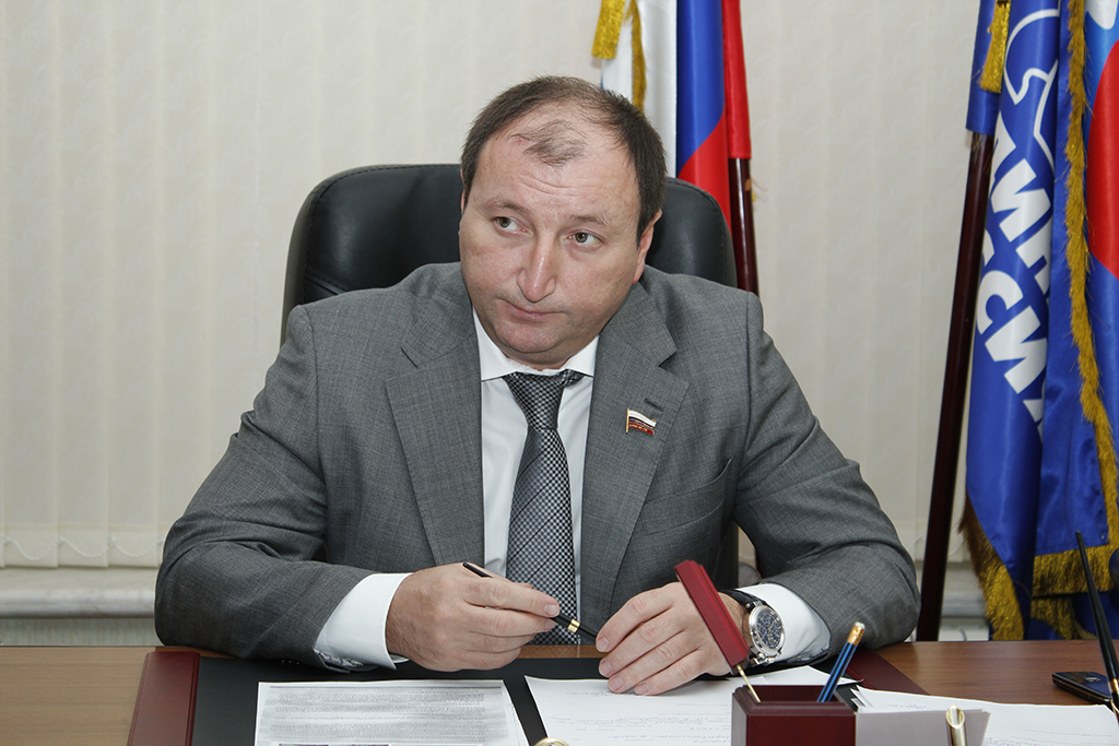 Заур Аскендеров поздравил работников лесного хозяйства