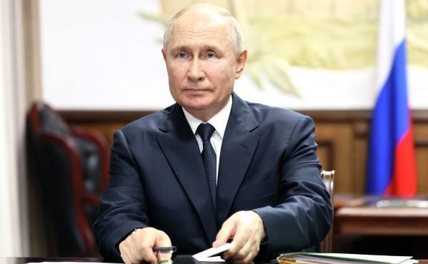 Владимир Путин поручил кабмину обеспечить развитие Дербента