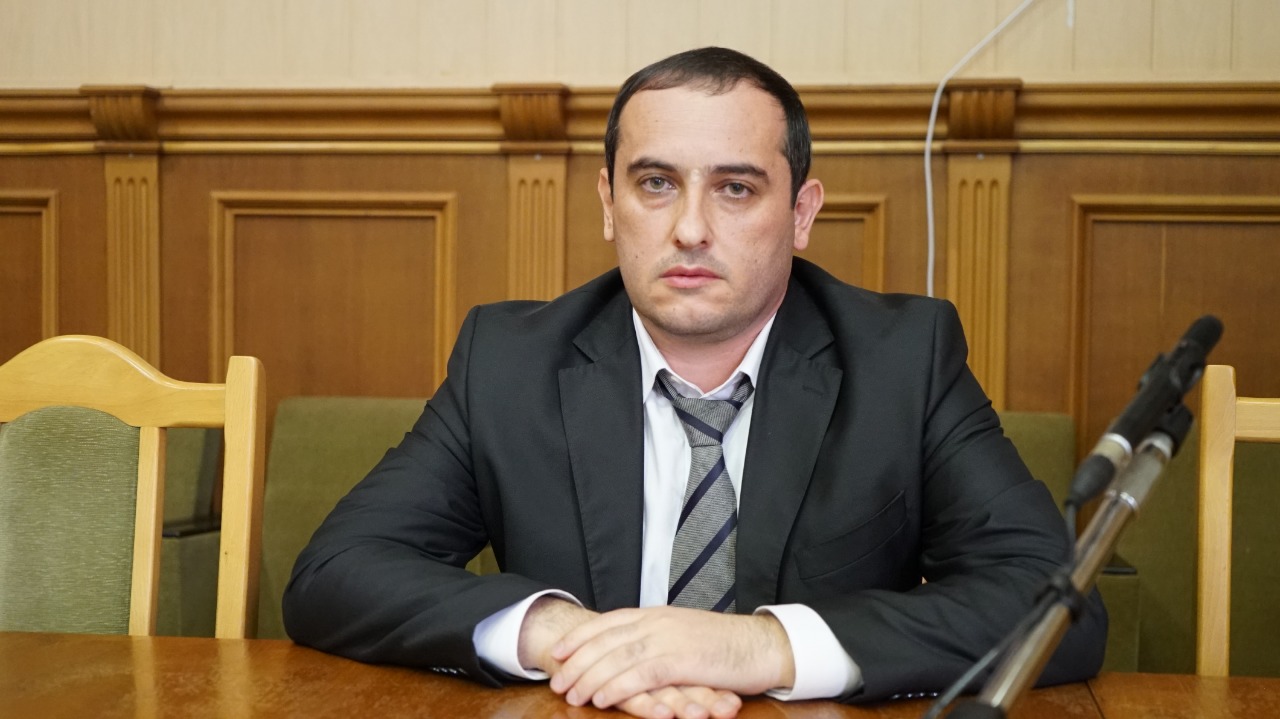 Глава Каякентского района провел еженедельное аппаратное совещание