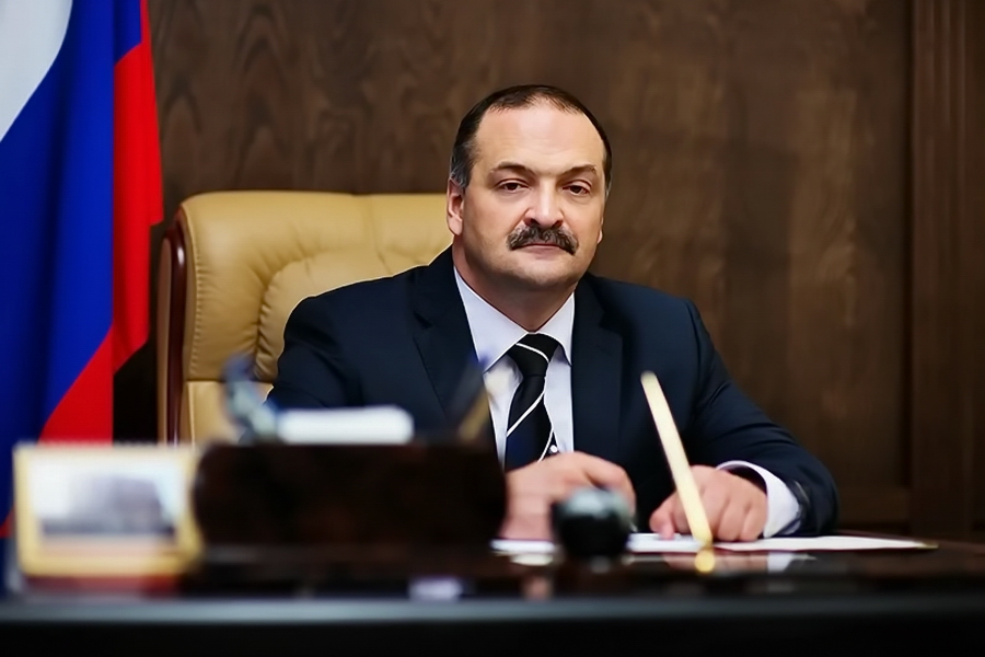 Меликов приостановил в Дагестане все сделки с землей в собственности республики