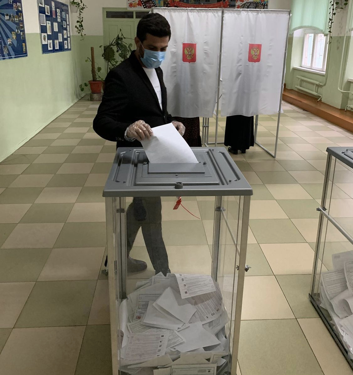 Представители дагестанской эстрады проголосовали на выборах депутатов