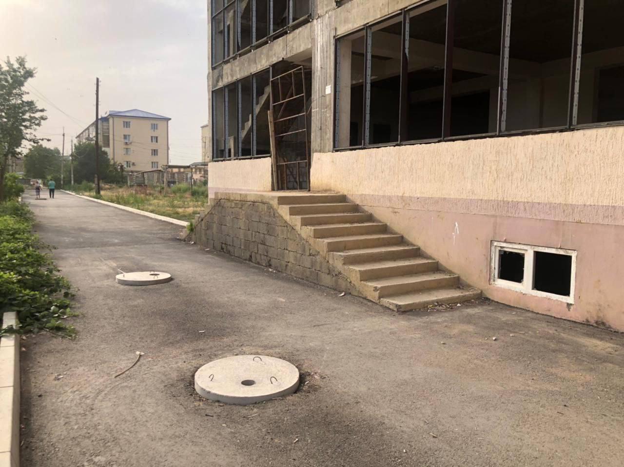 Жители города обратились в ЦУР Дагестана с проблемой открытых люков