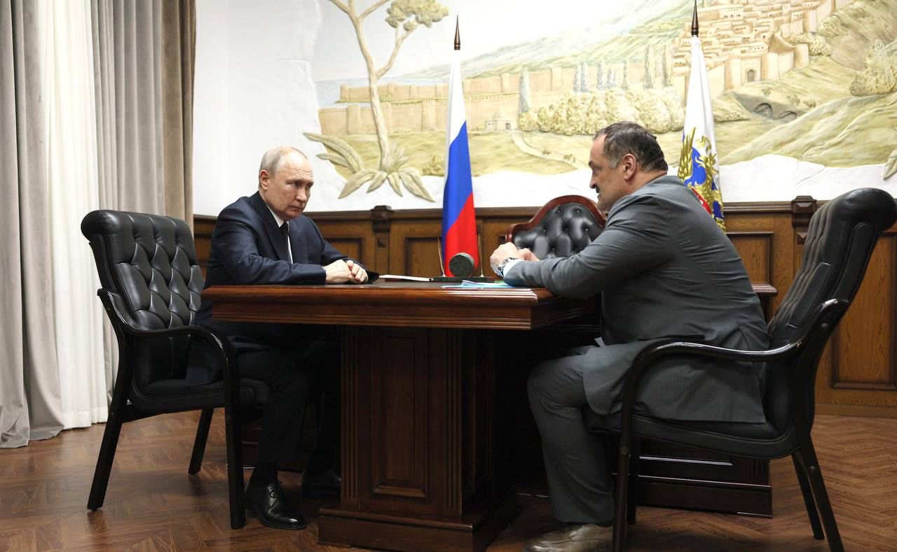 Владимир Путин поручил развивать туризм в Дагестане