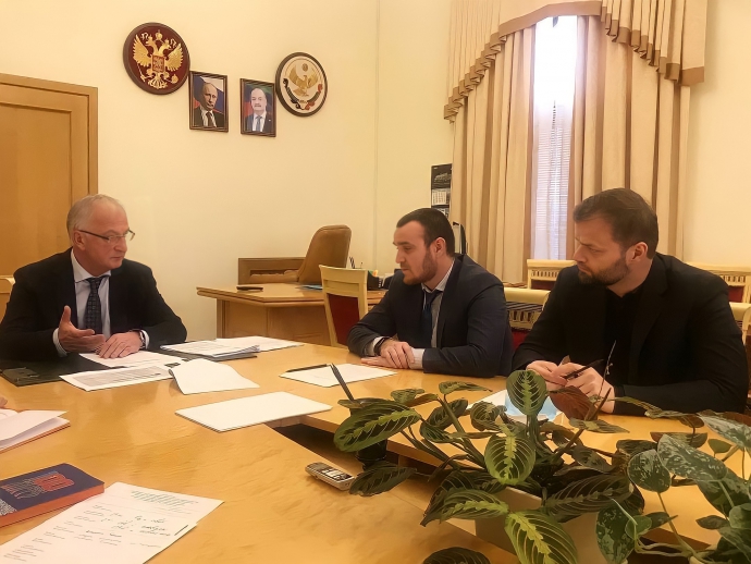 Амирханов поддержал инициативу по применению господдержки предпринимательству по этическим (исламским) нормам