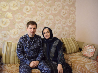 В Кизилюрте росгвардеец спас семью из 5 человек при пожаре