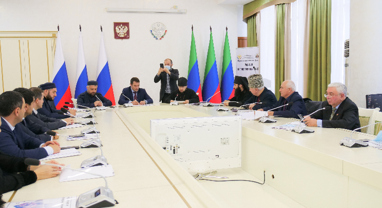 В Дагестане обсудили связь религии и науки Yoldash.news