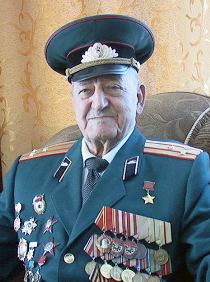 Ватанны Игитлерин сыйлайгъан гюн: Элмурза ЖУМАГЪУЛОВ