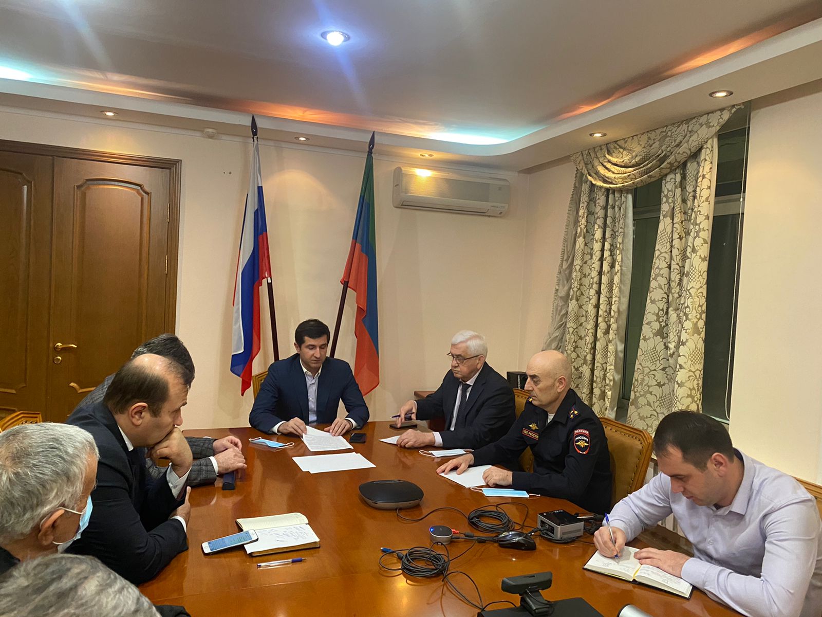 Батыр Эмеев провел встречу с межрегиональными перевозчиками