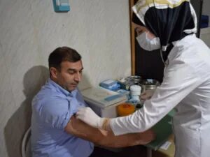 Адиль Салаватов привился от коронавируса и призвал всех дагестанцев пройти вакцинацию