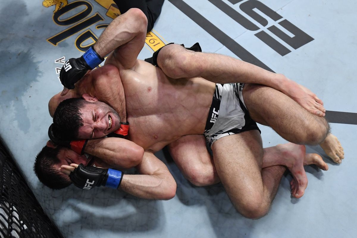 Ислам Махачев одержал восьмую победу подряд на турнирах UFC