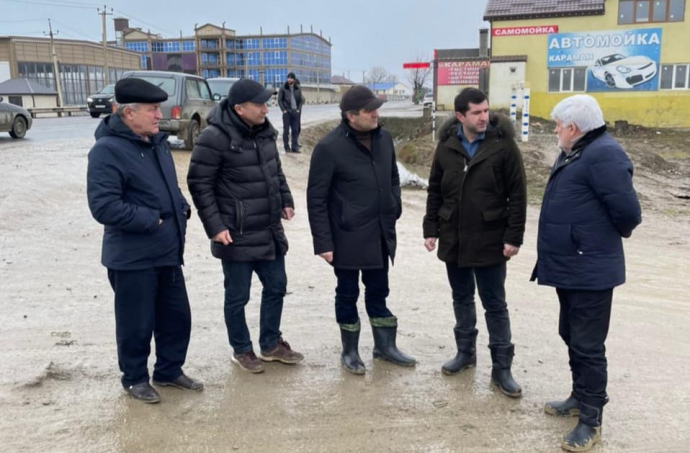 Подтопленное село Новокули в "Новострое"  посетил Батыр Эмеев