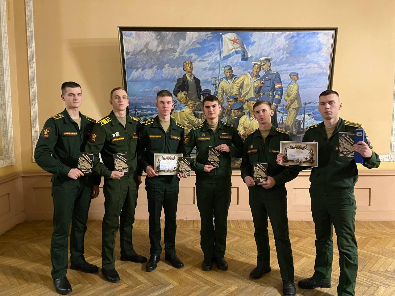 Дагестанец награжден памятными часами клуба «Что? Где? Когда?»