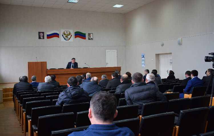В Карабудахкентском районе Дагестана прошло первое аппаратное совещание в 2021 году