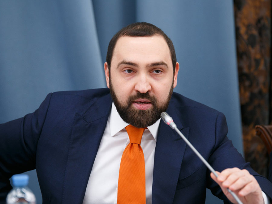 Бийсултан Хамзаев оценил передачу резиденции Главы РД под центр "Альтаир"