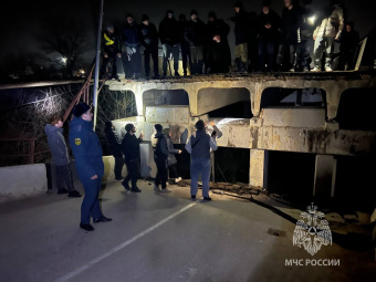 Специалисты Минтранса РД выехали на место обрушения пролета моста в Хасавюртовском районе
