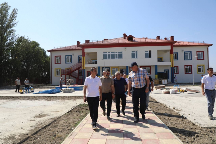 Абдулмуслимов и Бучаев посетили детсад в селе Хамаматюрт Бабаюртовского района